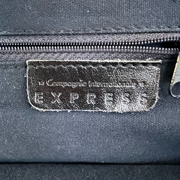 Elegant Black and Blue Shoulder Bag with Victorian Motifs - Picture 7 of 9